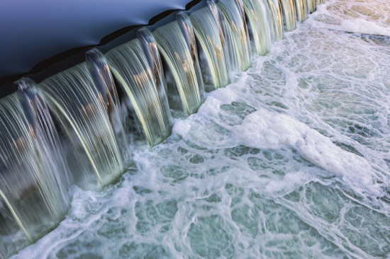 1_Wasser_AdobeStock_700